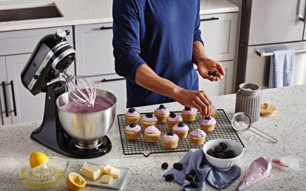 71Lgaahp4LL._AC_SL1280_ KitchenAid Classic Series Stand Mixer K45SS Review Durable 4.5 Quart Baking Essential