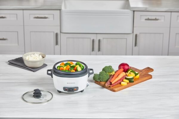 71abG98WT8L._AC_SL1500_ BLACK+DECKER 6-Cup Rice Cooker, RC506, 3-cup Uncooked Rice, Steaming Basket, Removable Non-Stick Bowl, One Touch